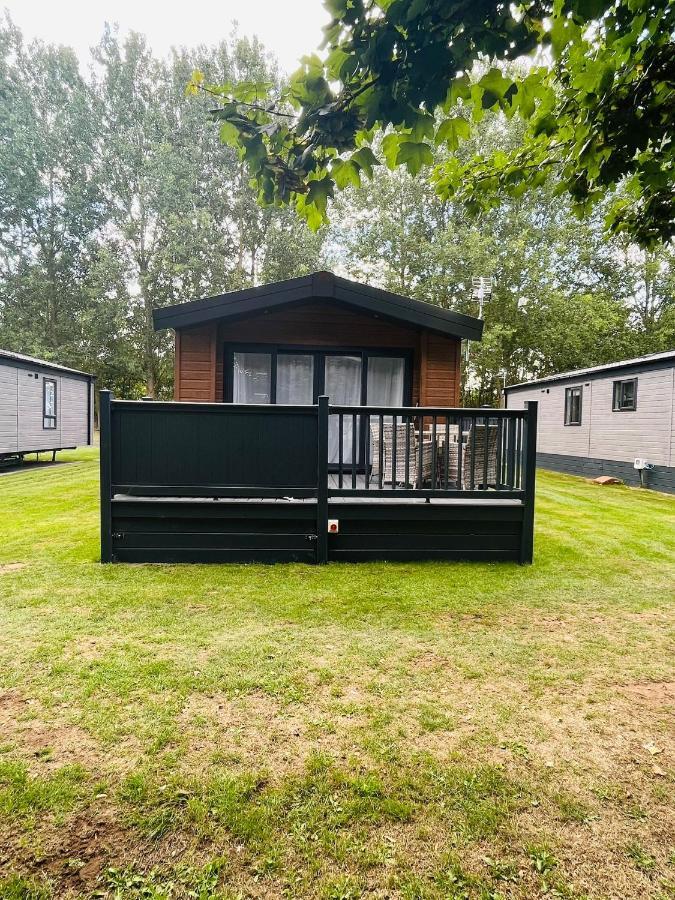 Fir Tree Lodge With Hot Tub York Exterior foto